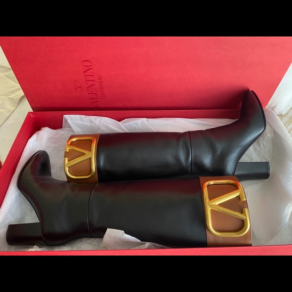Knee high Valentino Boots size 7 - Picture 4 of 9